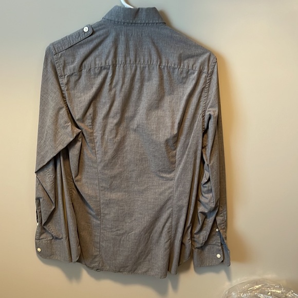 Buttoned down - Picture 2 of 2